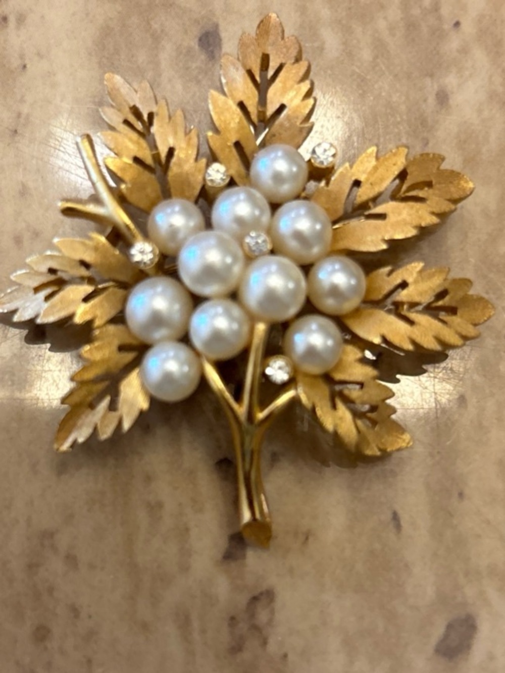 Vintage Trifari Gold Tone Pearl Crystal Tree Leaf Brooch Pin
